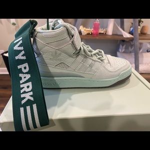 Beyoncé Ivy park adidas forum mid sz 4